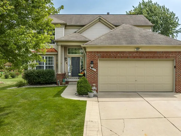 935 Running Brook Dr, Holly, MI 48442