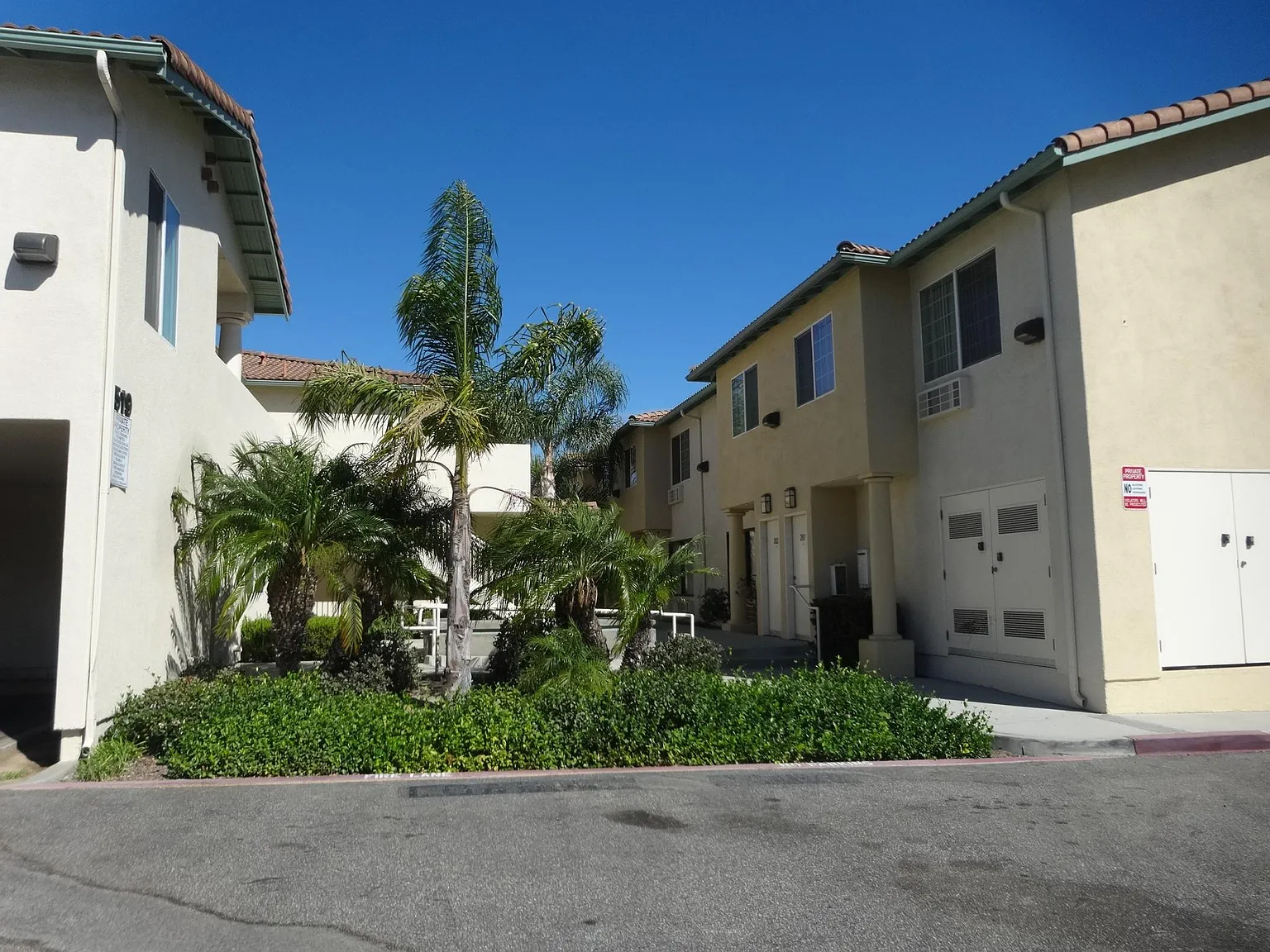 517 E Harvard Blvd — Photo 1