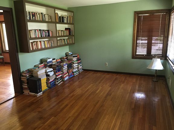 5th image of 223 W Mount Pleasant Ave