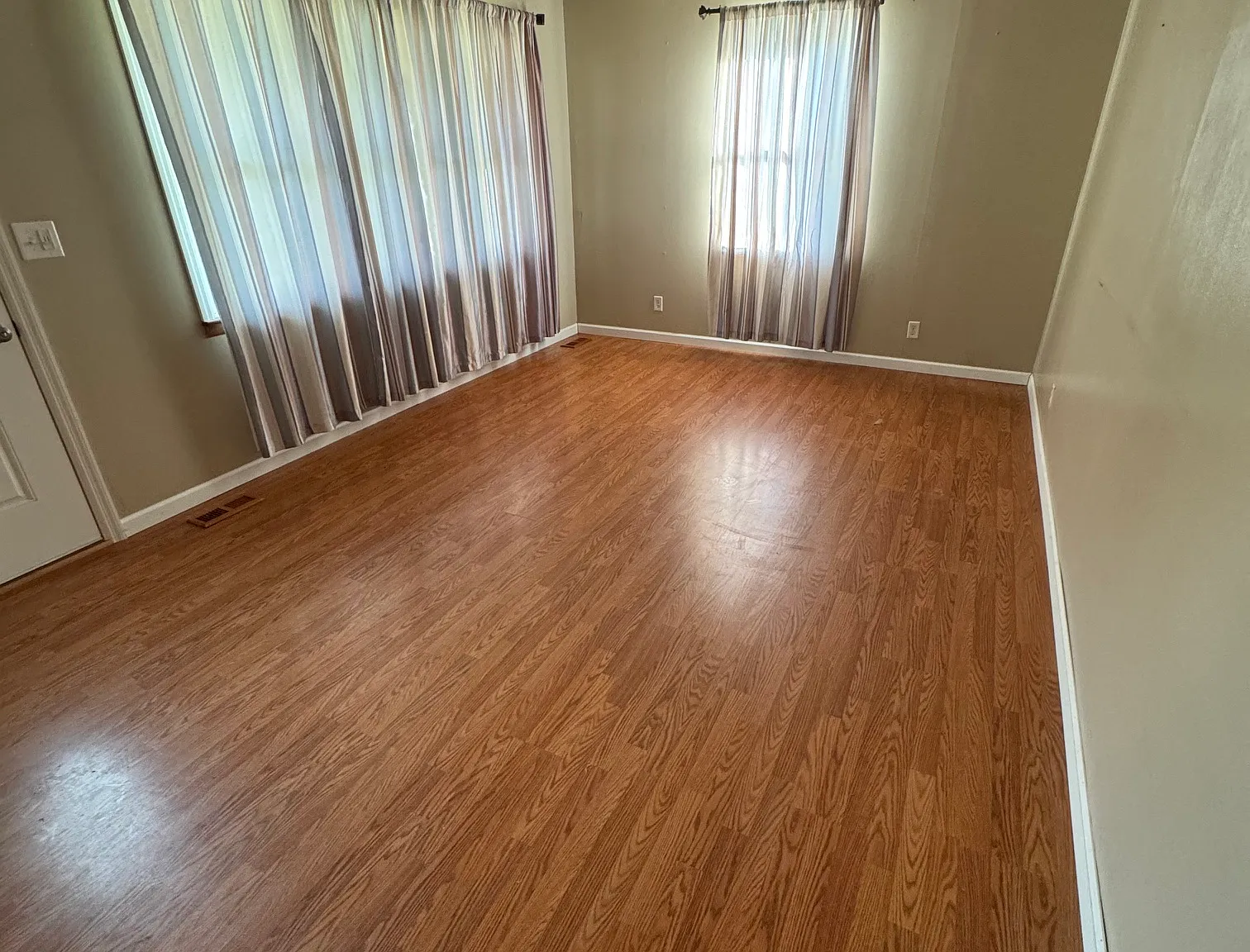 2 bed, 1056 sqft, $1,850 — Photo 4