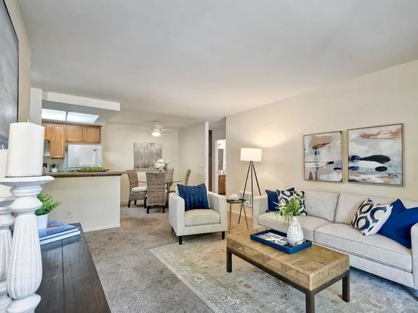 432 Edgehill Ln Unit 32, Oceanside, CA 92054