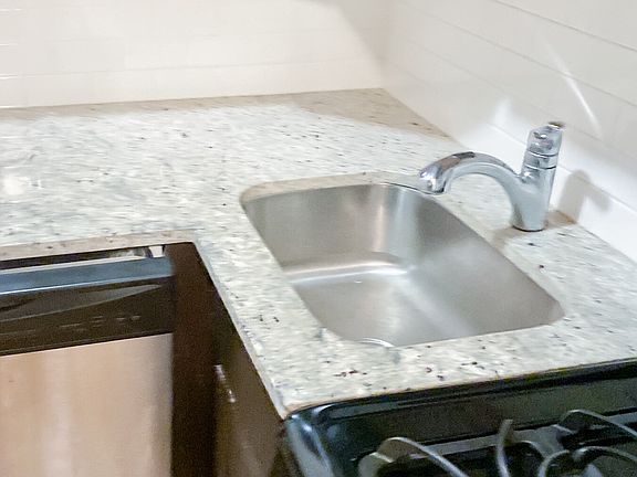 2nd image of 539 W Cornelia Ave #1N