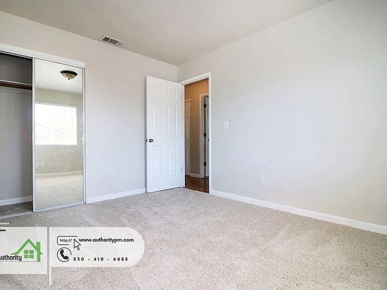 3657 Santa Rosa Way — Photo 14