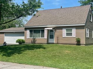 425-1 Pembroke Rd, Valparaiso, IN 46385