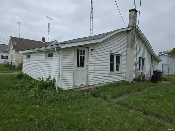 301 S Plum St, Farmland, IN 47340