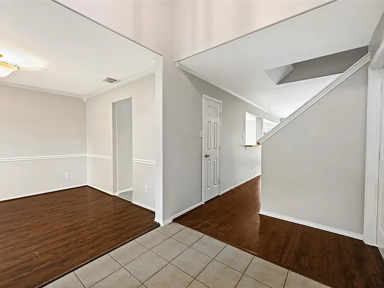 3115 Glenthorpe Ln — Photo 5
