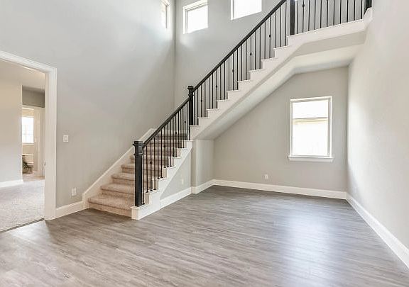 HS 7148 Plan 6015 Stairway Entry