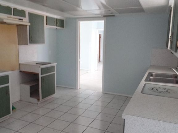 4th image of 2200 Dunbar Ave