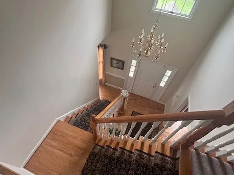331 Lakeside Dr — Photo 8