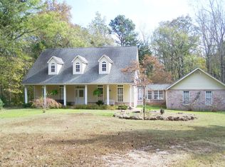 8090 Lick Creek Rd, Big Sandy, TN 38221