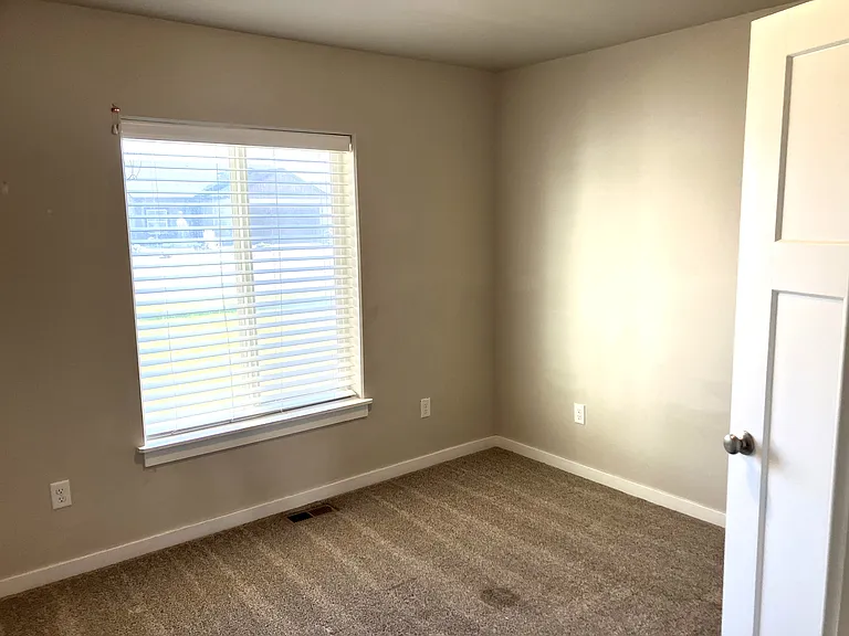 2404 Yukon Trl — Photo 9
