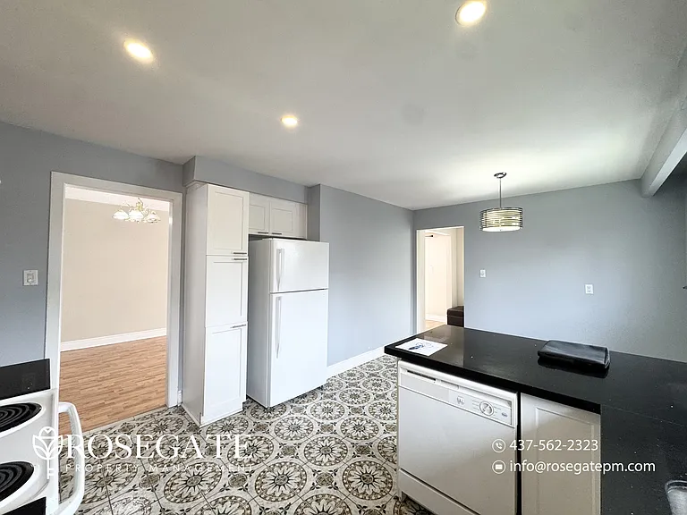 11 Roseville Dr #1 — Photo 6