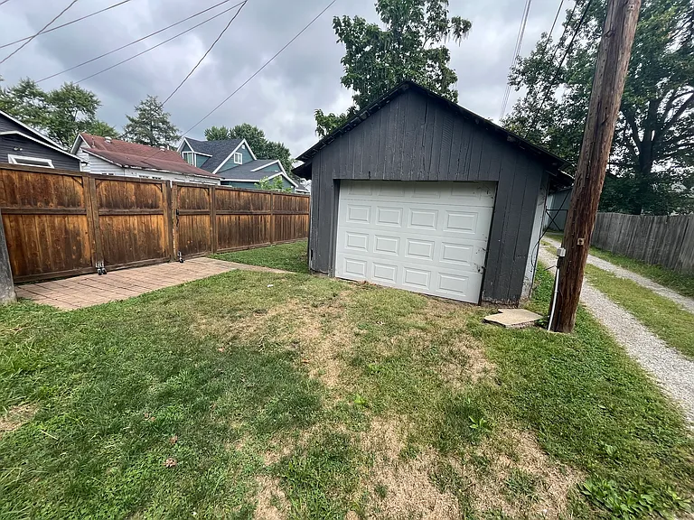 1331 Franklin St — Photo 21