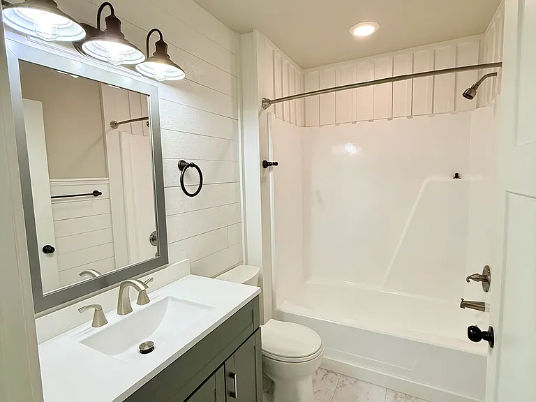 Farmhouse Inspired Full 
Renovated Bathroom