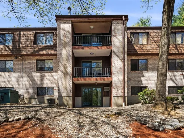3 Greenbriar Dr APT 103, North Reading, MA 01864