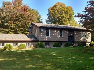 853 Jersey Swamp Rd, Morrisonville, NY 12962