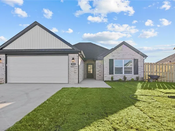 401 Smith St, West Fork, AR 72774