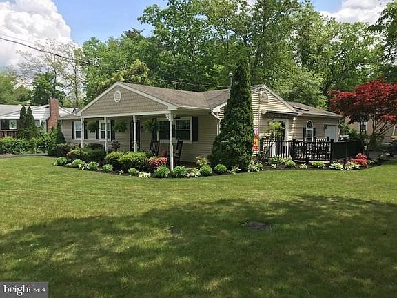 2nd image of 700 S Lakeshore Dr