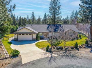 6005 Blancas Ct, Weed, CA 96094