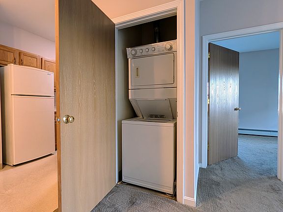 4th image of 18 Harbor Ave APT 412