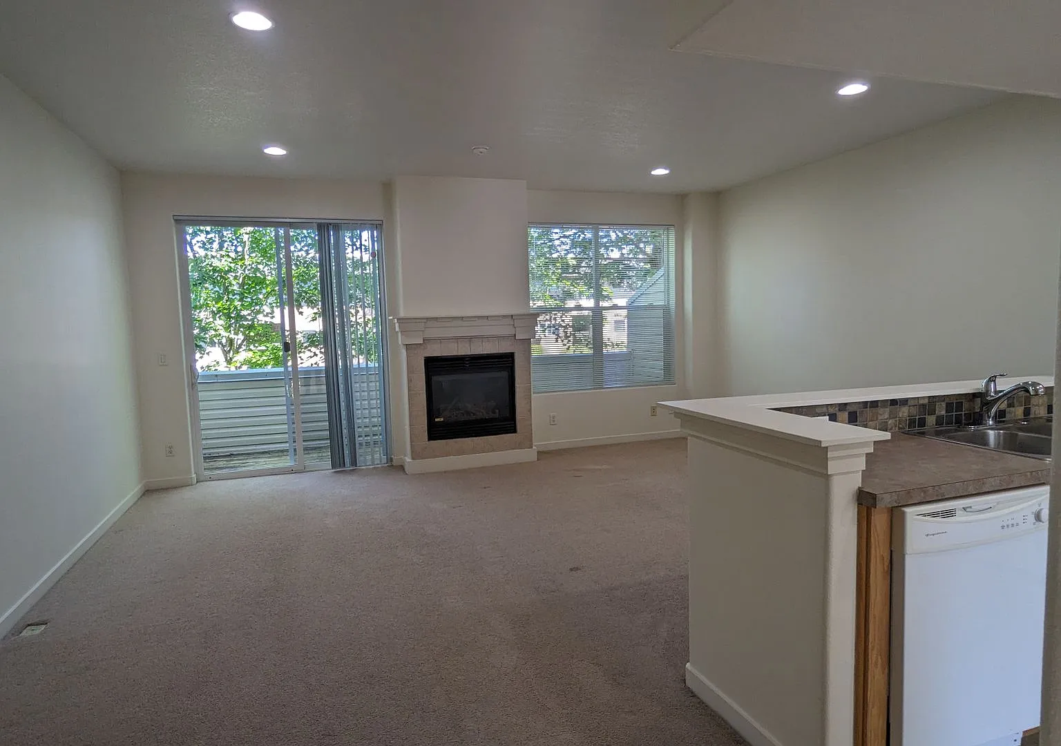 Halsey East Townhomes — Photo 3