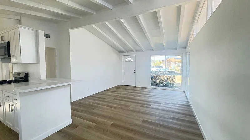 3 bed, 1.5 bath, 1110 sqft, $3,495 — Photo 4