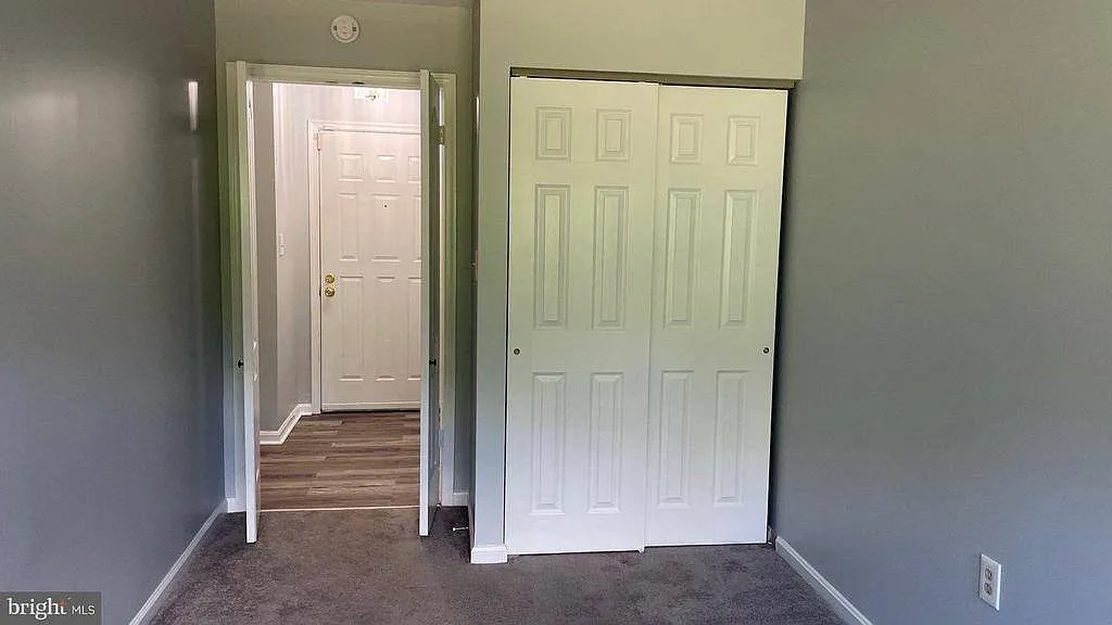 3 bed, 1073 sqft, $2,300 — Photo 4
