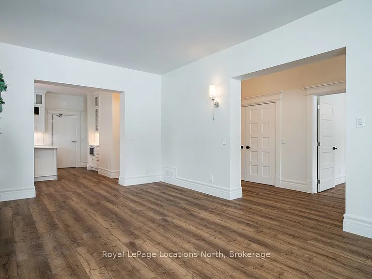20 Alice St E #1 — Photo 13