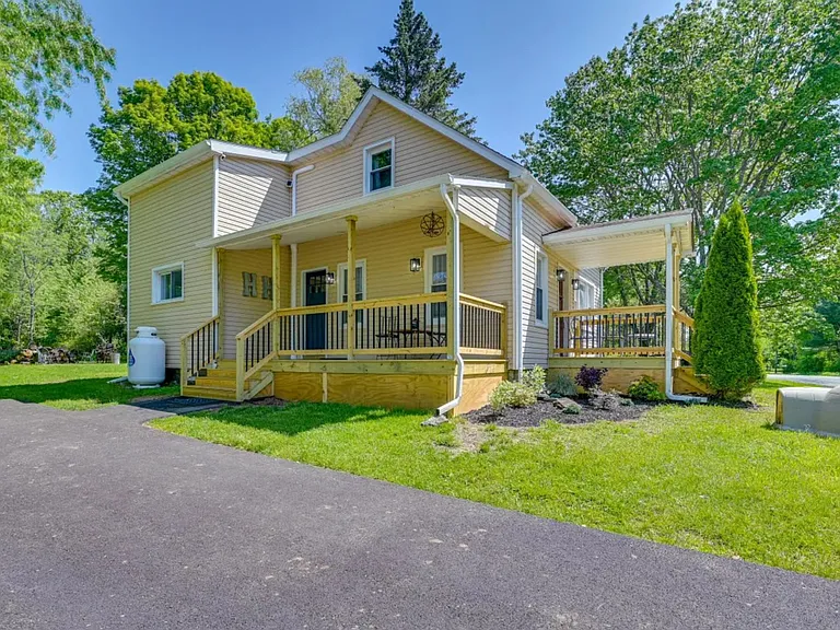 210 Hatchery Rd — Photo 1