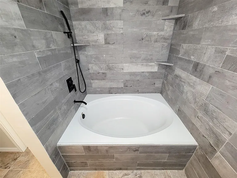 3658 Villa Glen Dr — Photo 21