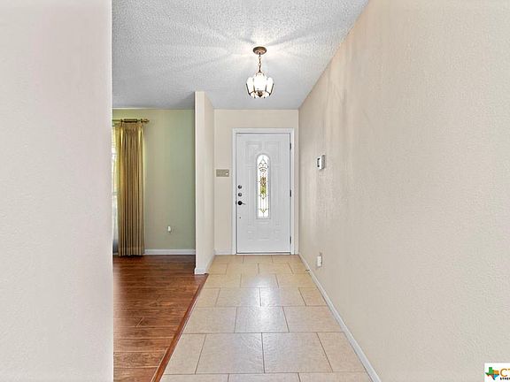 4th image of 702 Cedar Dr