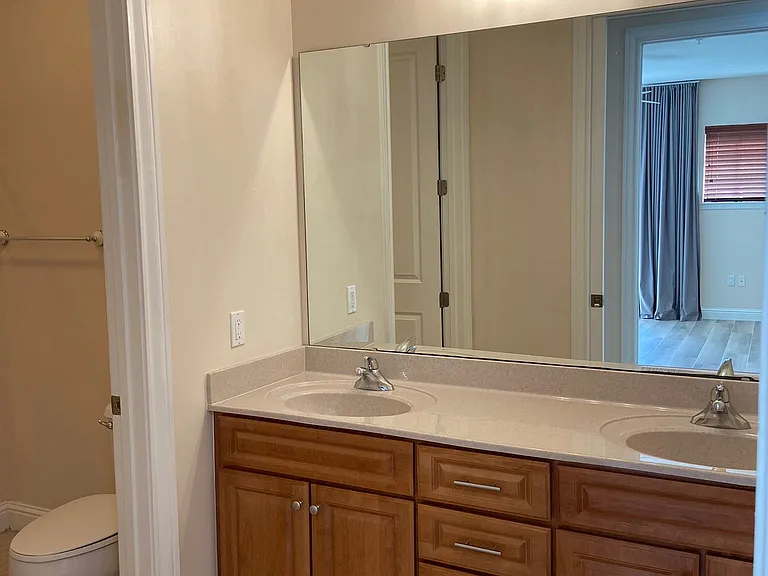 240 Brooks St SE #201-C — Photo 34