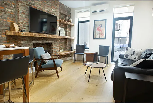 Rented by Safdie Realty Group | media 5