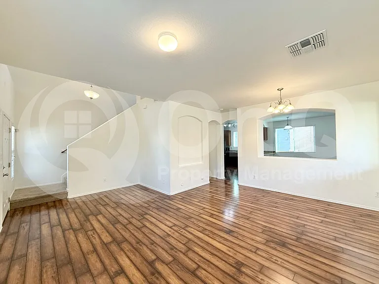 2209 E Pecan Rd — Photo 8