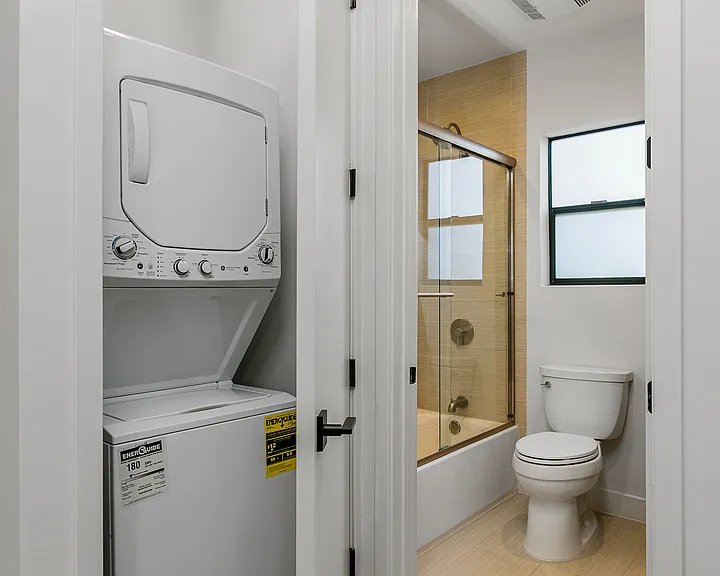 1008 Waterloo St — Photo 10