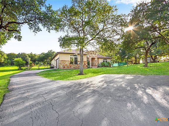 3rd image of 518 Cambridge Dr