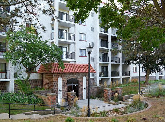 2nd image of 450 Plum Creek Dr APT 412