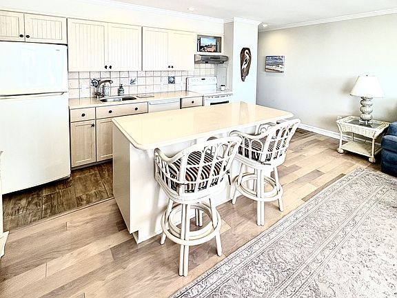 5th image of 253 Dune Rd APT 49