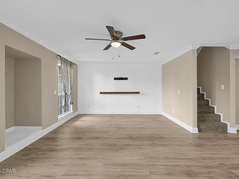 1365 Capri Dr — Photo 27