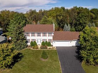 206 Boeing Trl, Poplar Grove, IL 61065