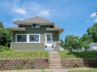 1689 Hyacinth Ave E, Saint Paul, MN 55106