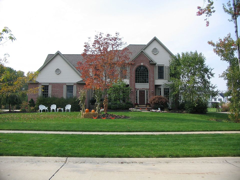 1st image of 664 Parkside Dr