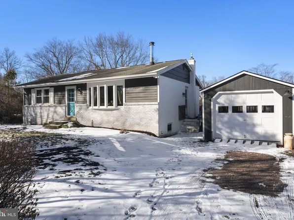 2764 Bedminster Rd, Perkasie, PA 18944