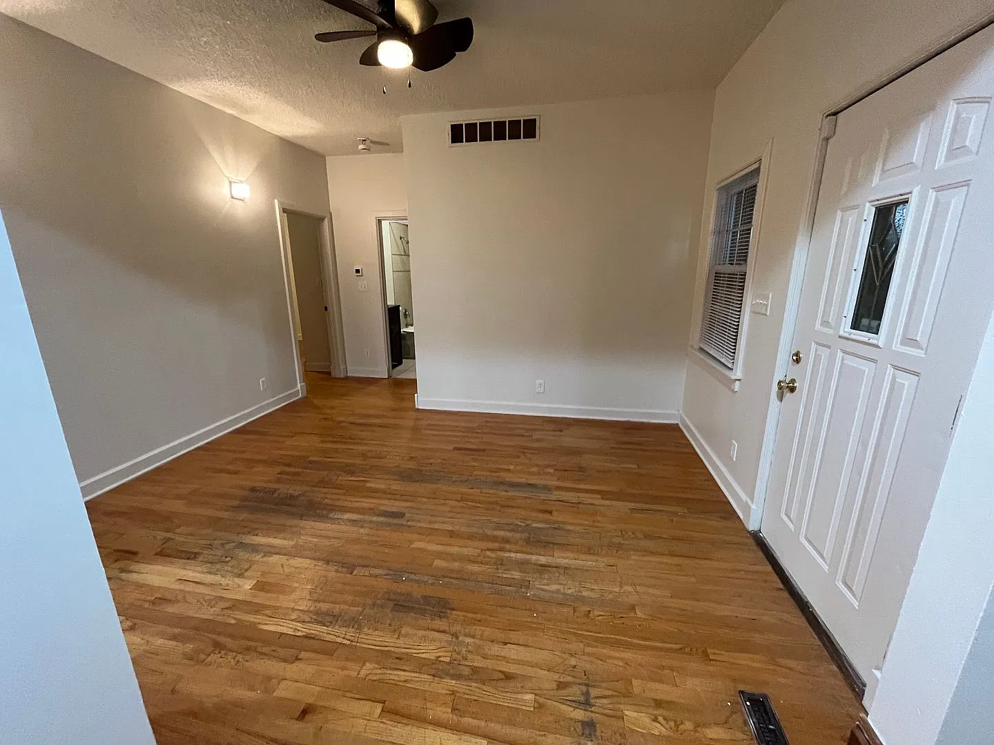 3 Bedroom 2 Bath Home with 4 Car Garage Available in Rockford — Photo 4
