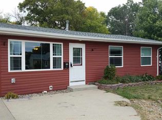 21 21st St NW, Minot, ND 58703