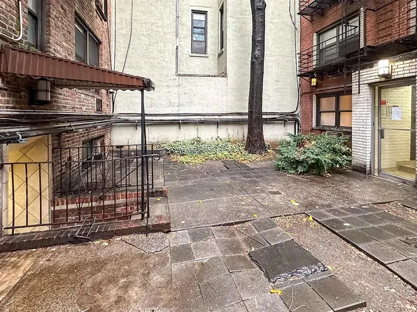 32 Cornelia Street image 9 of 13