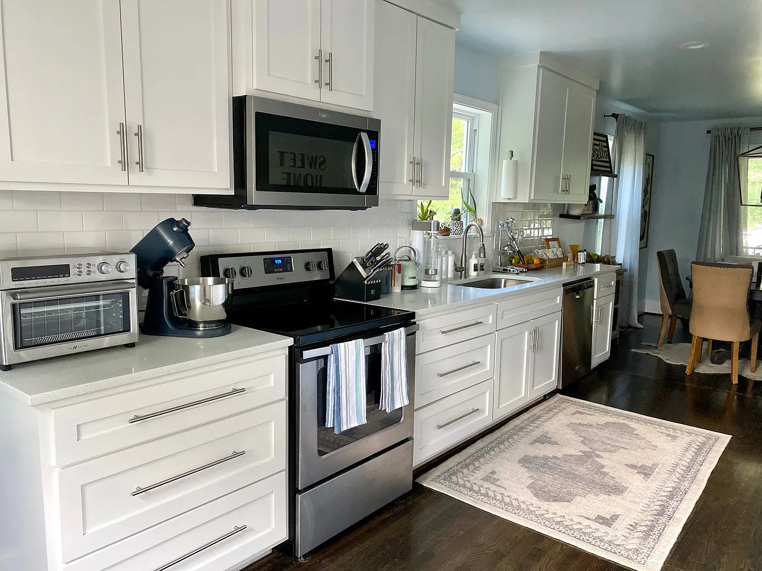 3 bed, 2.0 bath, $4,387 — Photo 3