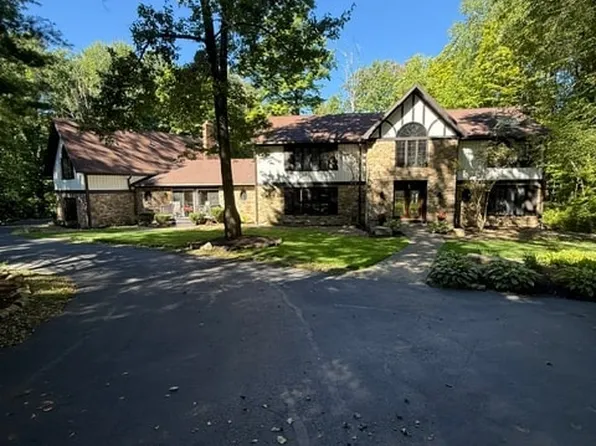 14726 Clydesdale Trl, Novelty, OH 44072