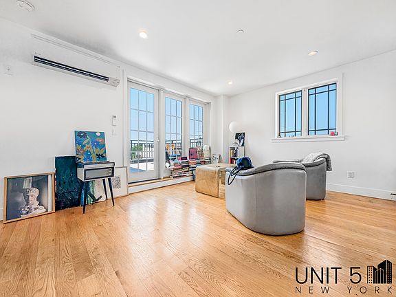 3rd image of 319 Graham Ave #6B