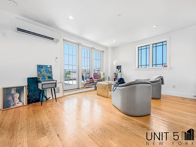 319 Graham Ave #6A — Photo 1